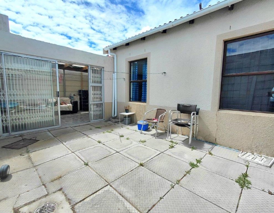 2 Bedroom Property for Sale in Victoria Park Western Cape